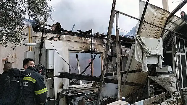 Menteşe'de Tek Katlı Ev Küle Döndü