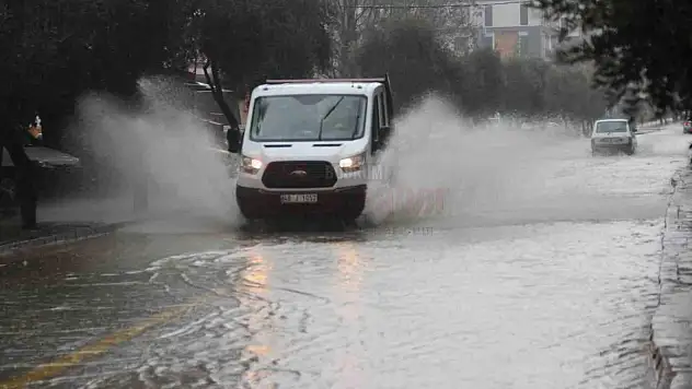 Meteorolojiden Sağanak Yağış Uyarısı