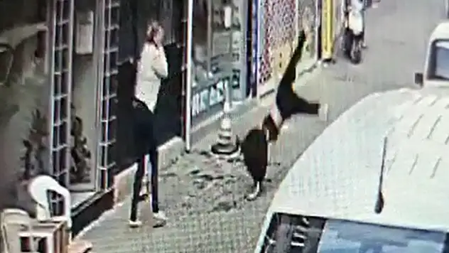 Metrelerce Yükseklikten Düşen Genç Kız Yaşam Savaşı Veriyor