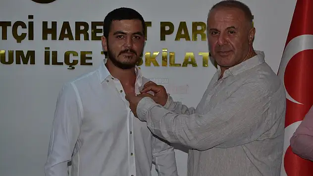 MHP Bodrum'a Katılan 25 Kişiye Rozetleri Takıldı