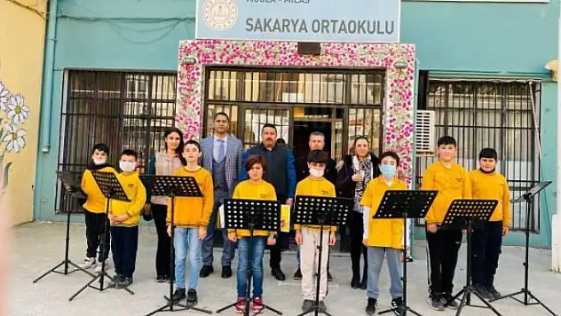Milas Yörük Türkmen Derneğinden Çocuklara Hediye....