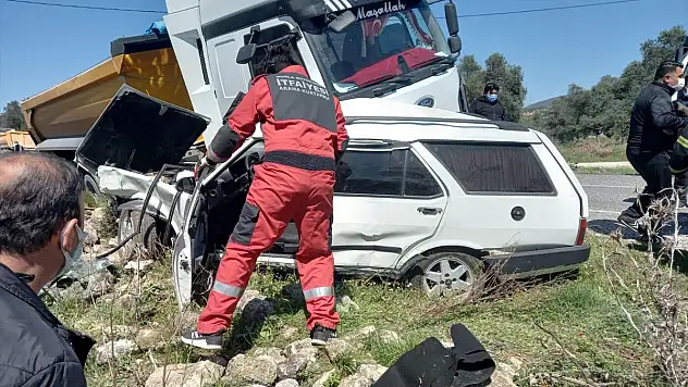 Milas'ta kamyonla çarpışan otomobilin sürücüsü yaralandı