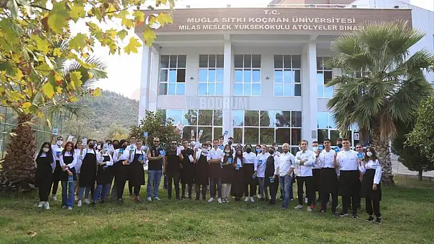 Milas'ta üniversite öğrencilerine siber suçlarla ilgili bilgi verildi