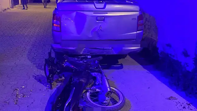 Park halindeki araca çarptı