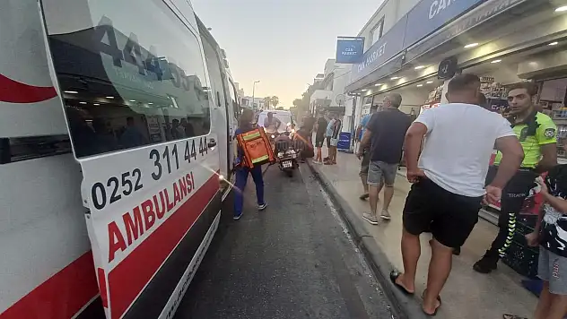 Motosiklet Sürücüsü Park Halinde Araca Çarparak Yaralandı