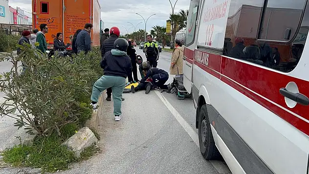 Motosiklet Sürücüsü Yaralandı, Çarpan Araç Olay Yerinden Uzaklaştı