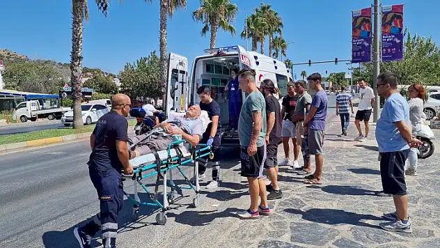 Motosiklet Yayaya Çarpıp Yaraladı