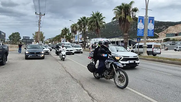 Motosiklet yayaya çarptı