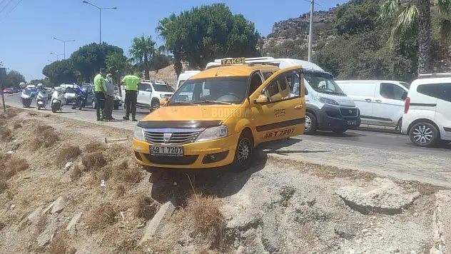 Motosiklete Çarpmamak  İçin Aracını Uçuruma Sürdü