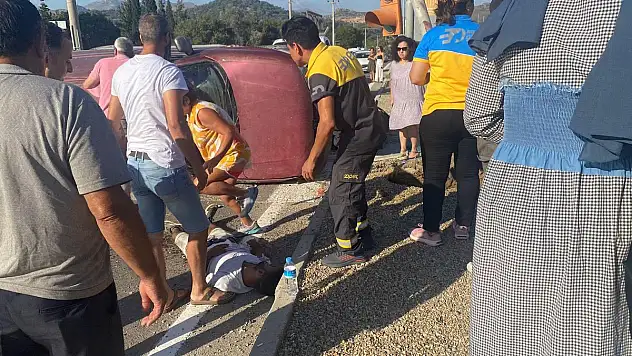 Motosiklete Çarpmamak için Kaza Yaptı, 2 Yaralı