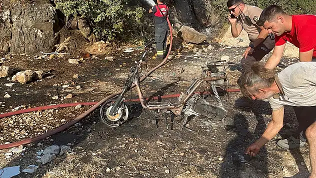 Motosikletten Başlayan Yangın Makilik Alana da Sıçradı