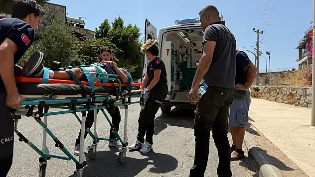 Motosikletten inmek isterken düştü bileği kırıldı !