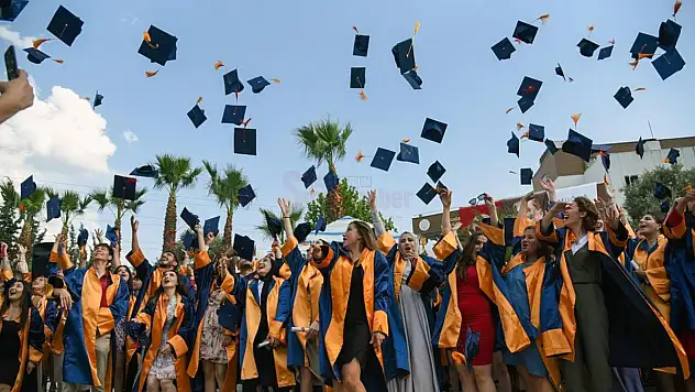 MSKÜ Mezuniyet Sevinci