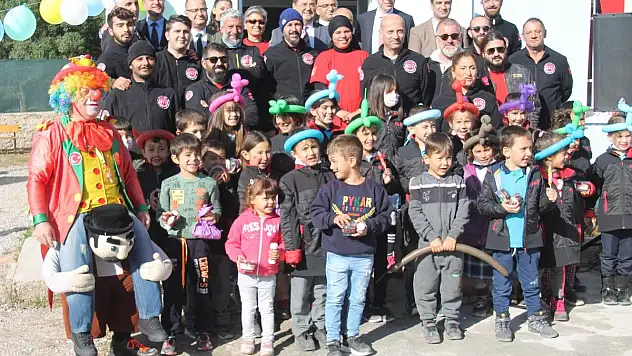 Muğla 911 Arama Kurtarma Araştırma Derneği Okulun Onarımına Destek Verdi
