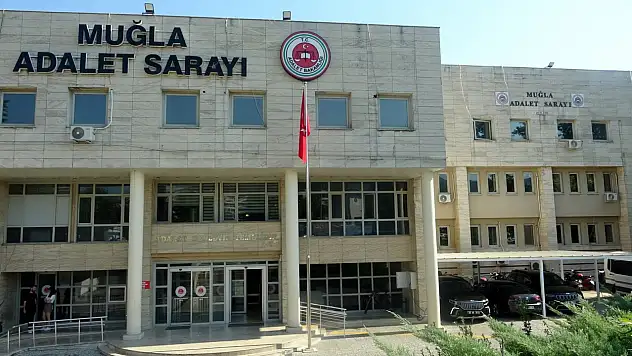 Muğla'da polis araçlarına zarar veren şahıs tutuklandı