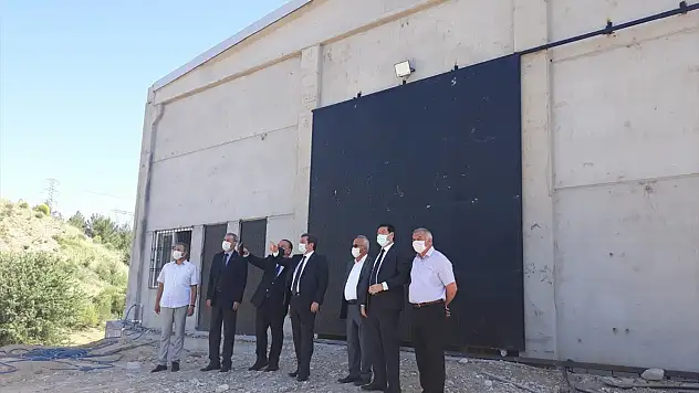 Muğla Valisi Tavlı, apiterapi olarak bilinen arı ürünleri işleme tesisi kurulacak alanı inceledi