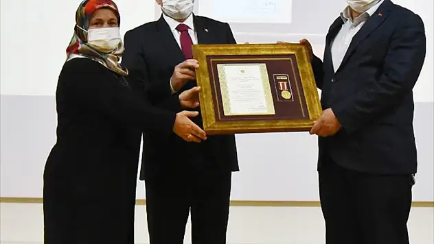 Muğla'da 2 şehit ailesine devlet övünç madalyası ve beratı verildi