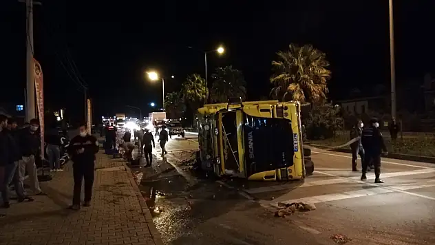 Muğla'da devrilen kamyonun sürücüsü yaralandı