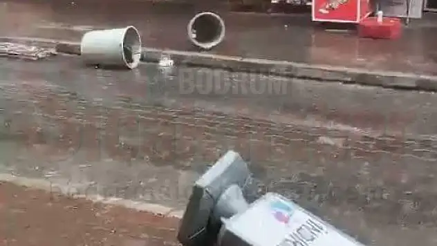 Muğla'da Fırtına ve Sağanak Hayatı Olumsuz Etkiledi