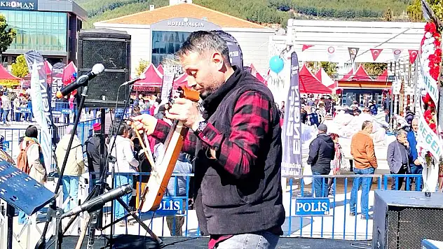 Muğla'da Karadeniz Rüzgarı: Horon ve Zeybek Aynı Sahnede