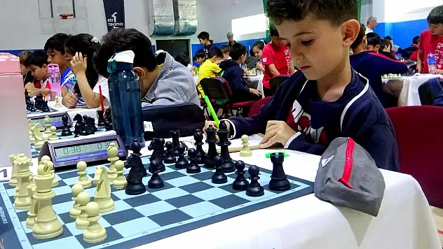 Muğla'da Satranç Turnuvası Sürüyor