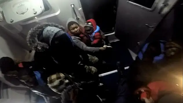 Muğla'da Türk kara sularına itilen 26 düzensiz göçmen kurtarıldı