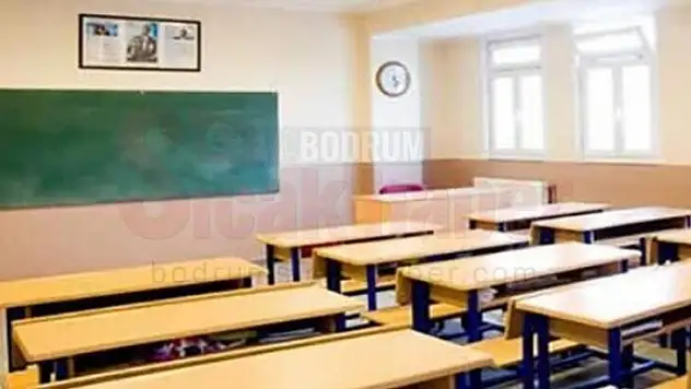 Muğla'nın Kavaklıdere İlçesindeki Bazı Okullarda  Kar Sebebi İle Eğitime Yarın Ara Verildi