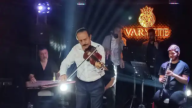 Mustafa Keser Bodrum'da Unutulmaz Bir Gece Yaşattı