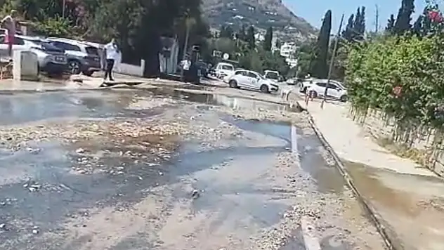 O cadde yine sular altında!