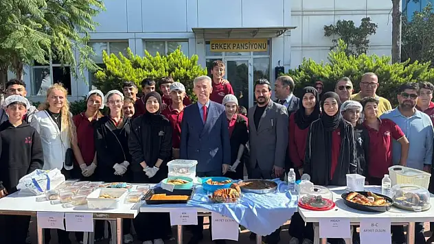 Öğrenciler Gazze için kolları sıvadı