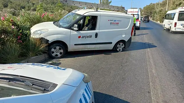 Önüne Çıkan Kamyona Çarpmamak İçin Kaza Yaptı