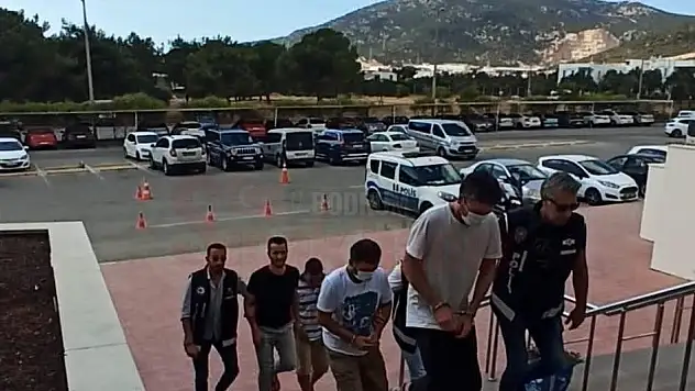 Operasyonlarda 16 FETO/PYD Şüphelisi Tutuklandı