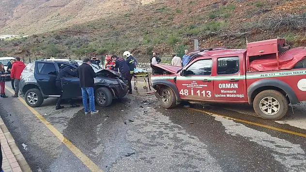 Orman Aracı ile Otomobilin Çarpıştığı Kazada 3 Kişi Yaralandı