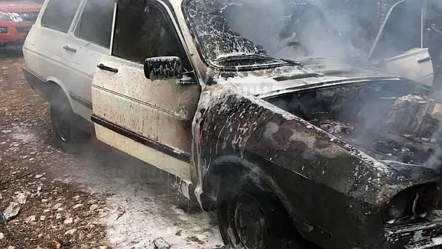 Ormanlık Alanda Çıkan Araç Yangını Korkuttu