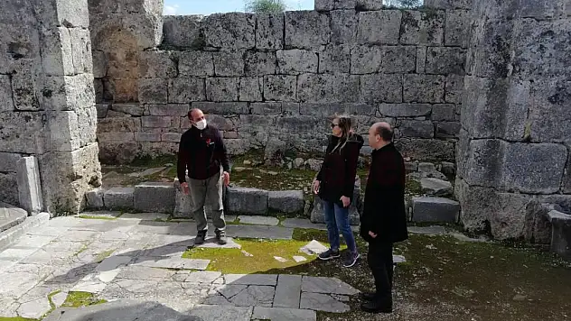 Ortaca Kaymakamı Meral Uçar, Kaunos Antik Kenti'nde İncelemelerde Bulundu