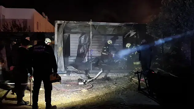 Ortakent'de Çıkan Yangında Konteyner Kule Döndü