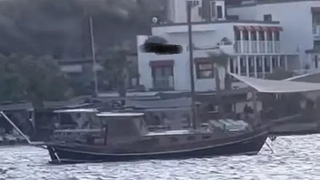 Otel mutfağında çıkan yangın paniğe neden oldu
