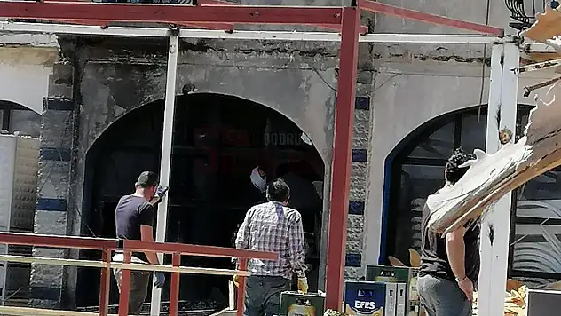 Otelde Çıkan Yangını Çalışanlar Söndürdü