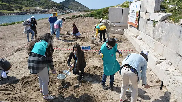 Otizmli Çocuklar Knidos'ta kazı yaptı