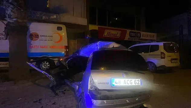 Otomobil Ambulansa Çarptı 1 Ağır Yaralı