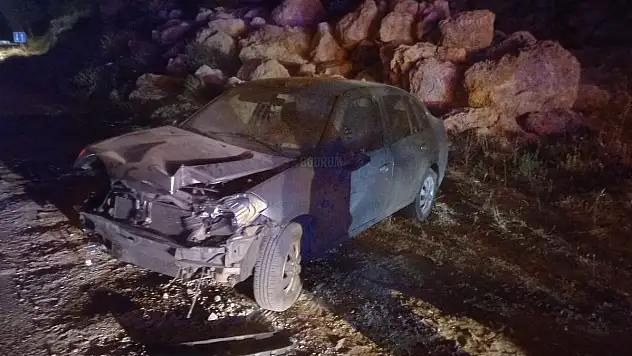 Otomobil Çekiciye Çarptı Kazada 1 Kişi Yaralandı