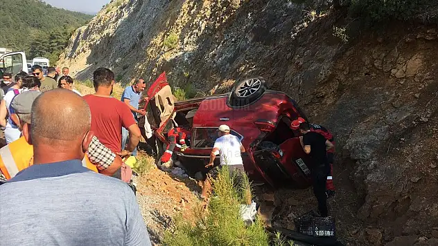Otomobil devrildi: 5 yaralı