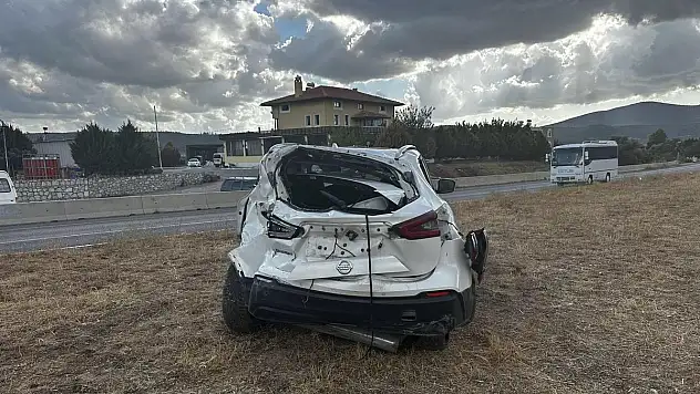 Otomobil İle Kamyon Çarpıştı: 1 Yaralı