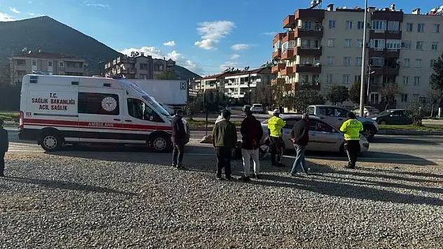 Otomobil ile Motosiklet Çarpıştı: 1 Yaralı