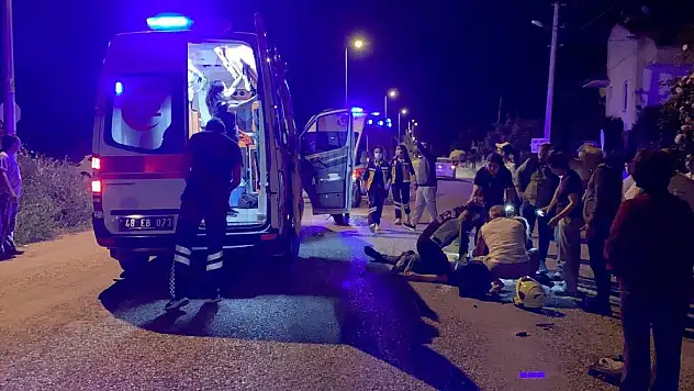 Otomobil ile Motosikletin Çarpıştığı Kazada 1 Kişi Öldü, 4 Kişi Yaralandı