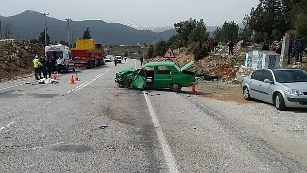 otomobil ile tırın çarpıştı: 1 ölü, 1 yaralı