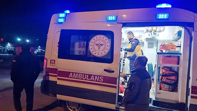 Otomobil Motosikletle Çarpıştı: 2 Yaralı