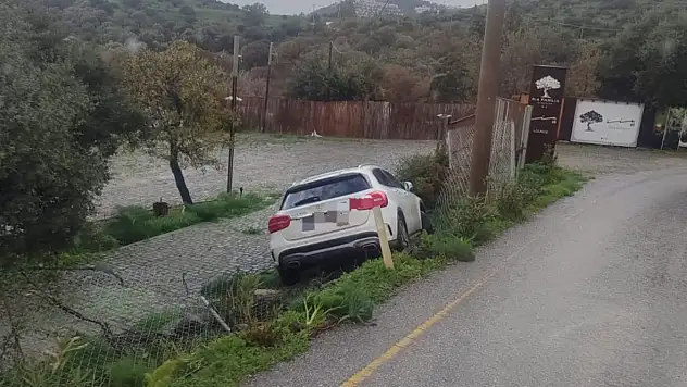 Otomobil şarampolde bitti