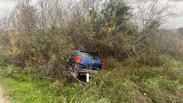 Otomobil  şarampole uçtu 1 yaralı