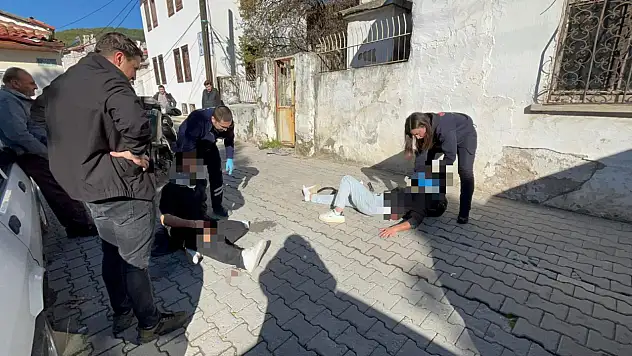 Otomobil ve motosiklet çarpıştı 2 yaralı